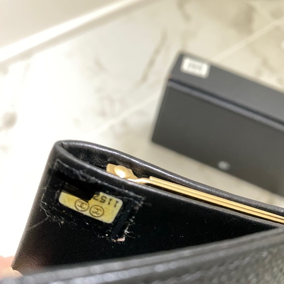 Authentic Chanel Classic Caviar Leather Black Wallet - Picture 2 of 14